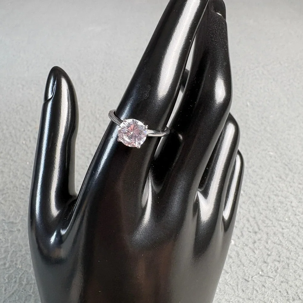 Womens Round Cut Cubic Zirconia Solitaire Ring Silver Tone Size 7.25
